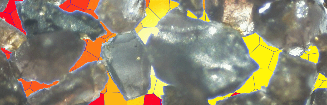 Mikroskopische Aufnahme von Granatsand